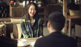 电视剧玫瑰炒肉丝,穿越时空的美食传奇